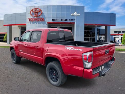 Used 2022 Toyota Tacoma TRD Sport w/ Technology Package image 8