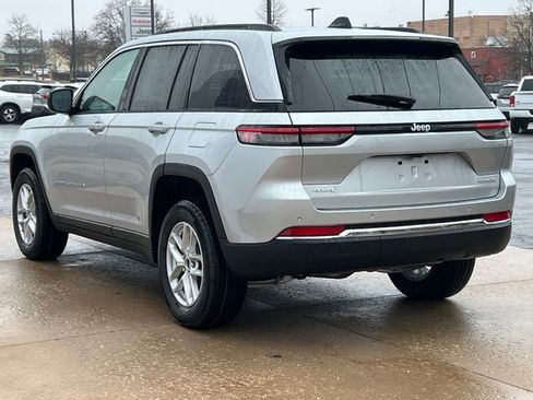 New 2026 Jeep Grand Cherokee Laredo AWD/4WD image 9