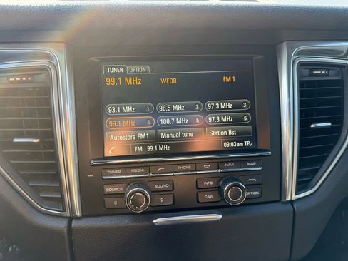 Used 2015 Porsche Macan S image 27