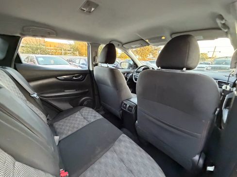 Used 2019 Nissan Rogue Sport SV image 14