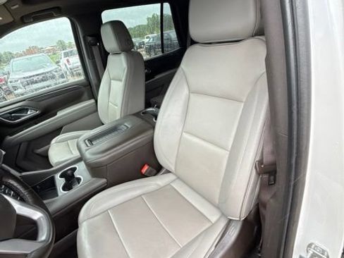 Used 2023 GMC Yukon SLT w/ SLT Premium Package AWD/4WD image 18