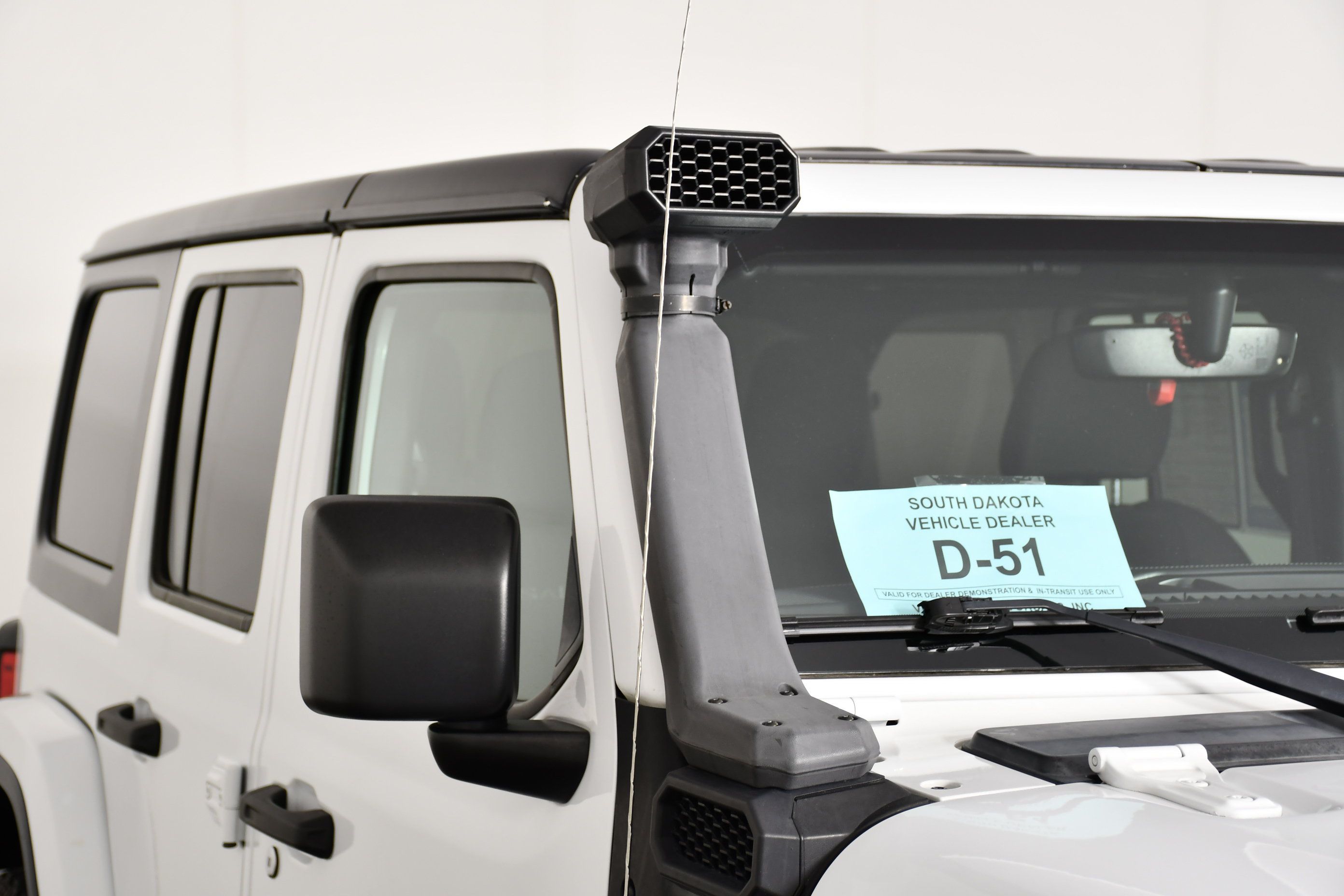 Used 2018 Jeep Wrangler Unlimited Sahara AWD/4WD image 13