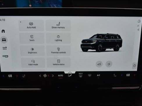 Used 2025 Ford Expedition Platinum w/ Platinum Ultimate Package AWD/4WD image 31