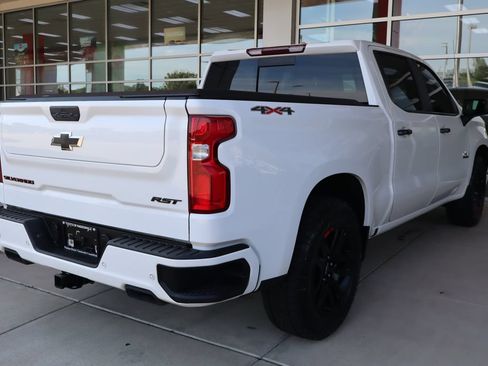 Used 2022 Chevrolet Silverado 1500 RST w/ Redline Edition AWD/4WD image 10