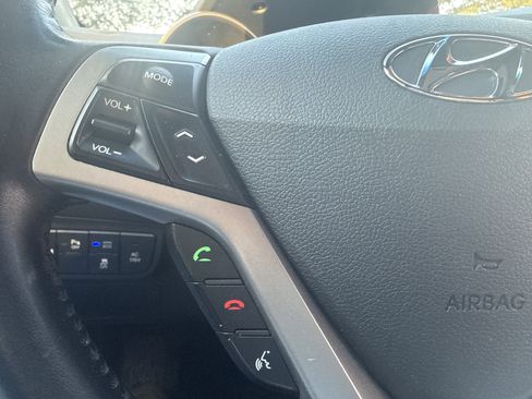 Used 2016 Hyundai Veloster w/ Option Group 02 image 25