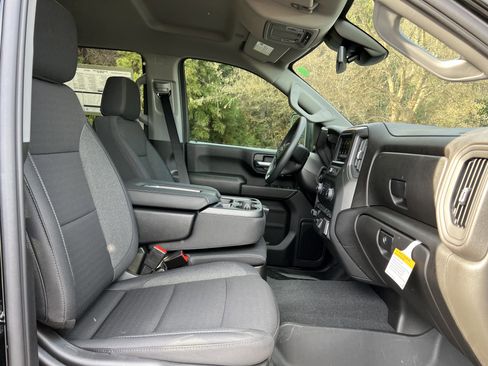 New 2026 Chevrolet Silverado 2500 Custom w/ Custom Value Package image 30