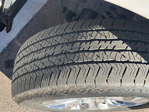 Used 2015 Ford F150 Platinum w/ Equipment Group 701A Luxury image 4