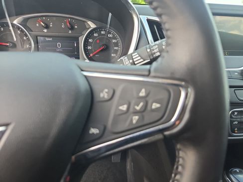Used 2019 Chevrolet Equinox LT FWD image 22