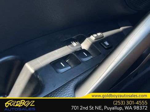 Used 2013 Hyundai Veloster w/ Style Pkg FWD image 37