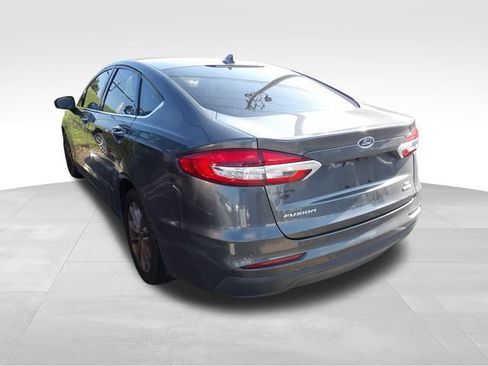 Used 2020 Ford Fusion SE FWD image 8