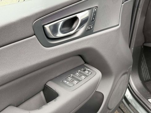 New 2026 Volvo XC60 B5 Plus image 17