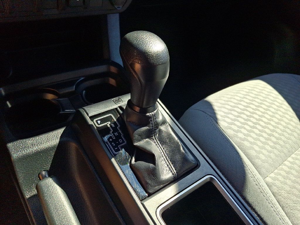 Used 2020 Toyota Tacoma SR AWD/4WD image 16