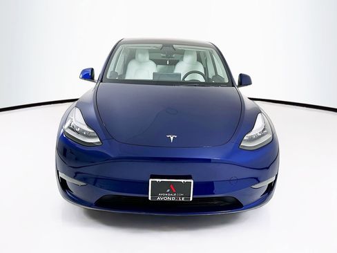 Used 2022 Tesla Model Y Long Range image 2