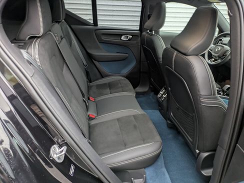 Certified 2023 Volvo XC40 Recharge Plus image 29