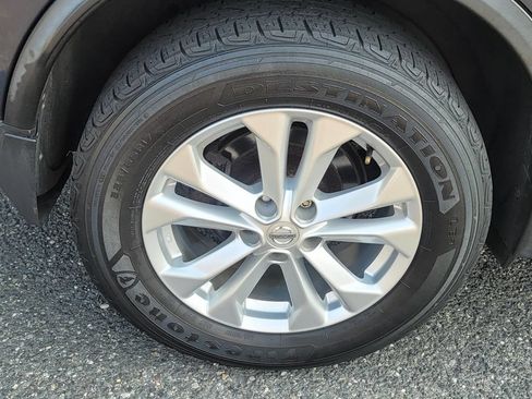 Used 2016 Nissan Rogue SV w/ SV Premium Package AWD/4WD image 9