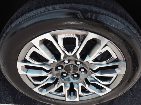 Used 2023 GMC Yukon Denali Ultimate AWD/4WD image 7