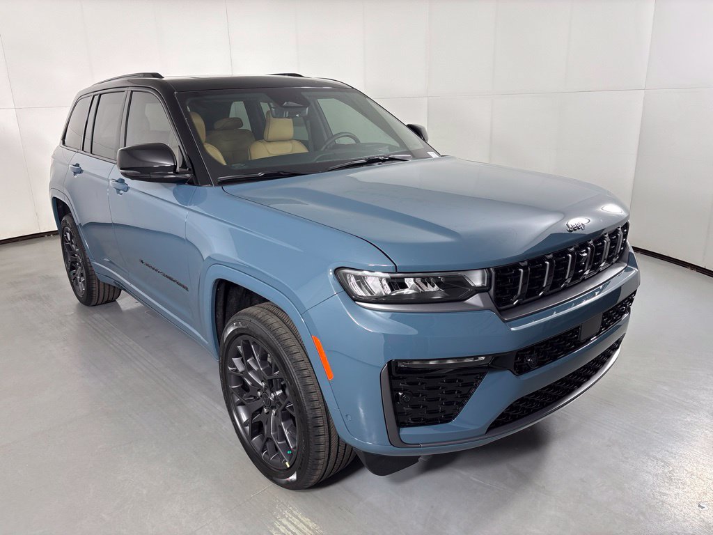 New 2027 Jeep Grand Cherokee Summit w/ Adv Protech Group IV AWD/4WD image 2
