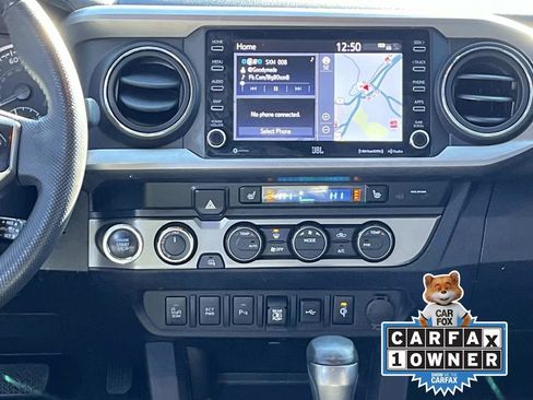 Used 2022 Toyota Tacoma Limited image 15