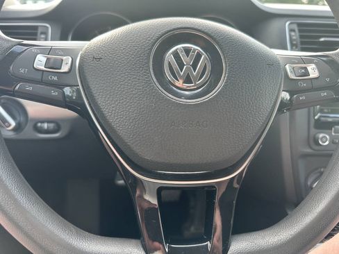 Used 2015 Volkswagen Jetta SE FWD image 21