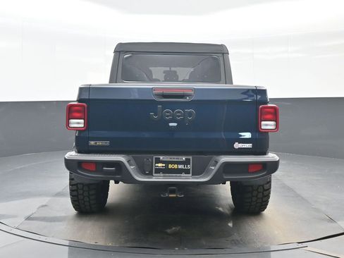 Used 2025 Jeep Gladiator Sport AWD/4WD image 5