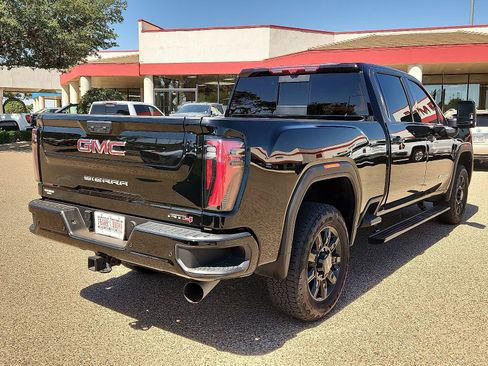 Used 2025 GMC Sierra 2500 AT4 w/ Technology Package AWD/4WD image 4