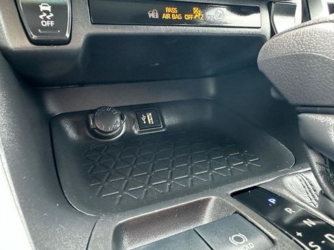 Used 2023 Toyota RAV4 LE AWD/4WD image 24