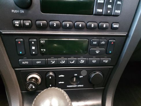 Used 2002 Ford Thunderbird Deluxe image 11