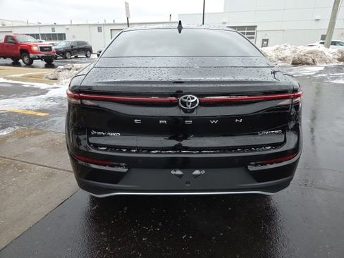 Used 2026 Toyota Crown XLE image 7