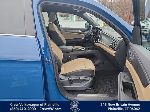 Certified 2025 Volkswagen Atlas Cross Sport SE image 17
