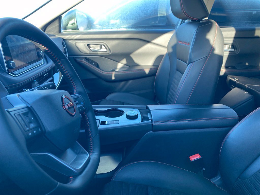 Used 2026 Nissan Rogue SV AWD/4WD image 10