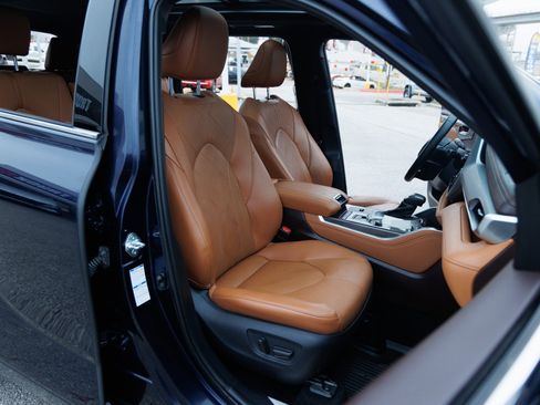 Used 2021 Toyota Highlander Platinum image 52