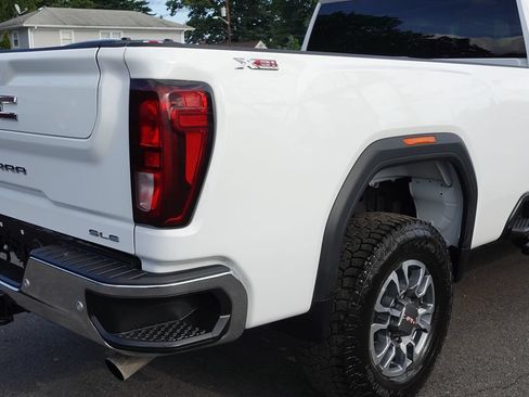 Used 2024 GMC Sierra 3500 SLE AWD/4WD image 11