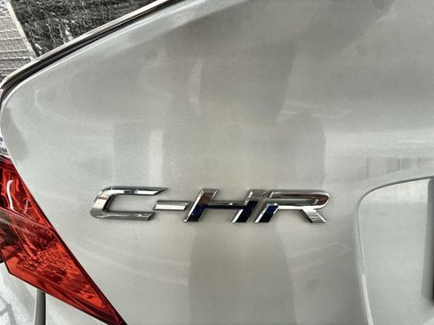 Used 2020 Toyota C-HR XLE image 22