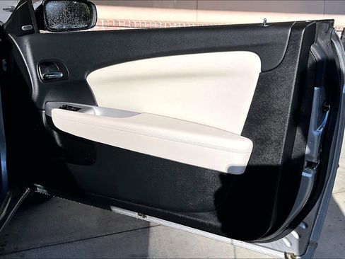 Used 2013 Chrysler 200 Limited image 19