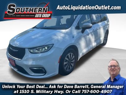 Used 2023 Chrysler Pacifica Touring-L