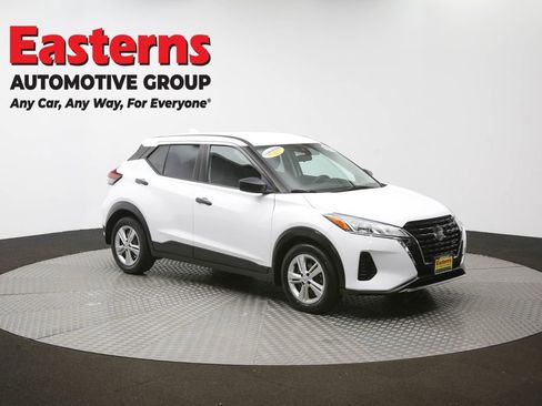 Used 2021 Nissan Kicks S image 45