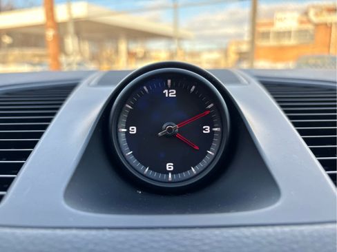 Used 2022 Porsche Cayenne Platinum Edition image 23