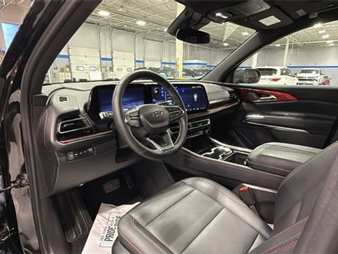 Used 2024 Chevrolet Traverse Z71 image 10