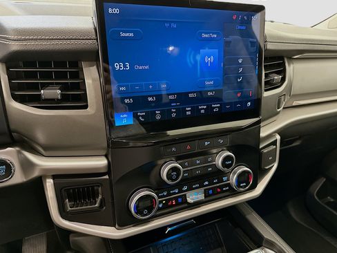 Used 2024 Ford Expedition Max XLT image 26