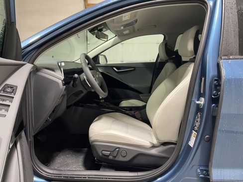 New 2026 Kia Niro EX image 16
