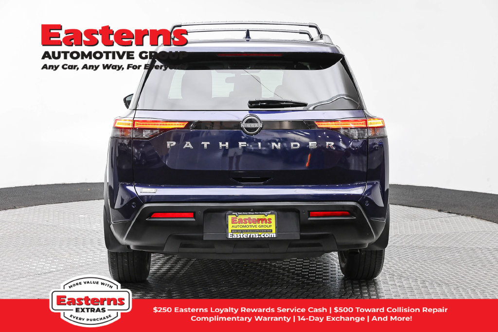Used 2022 Nissan Pathfinder SV AWD/4WD image 6