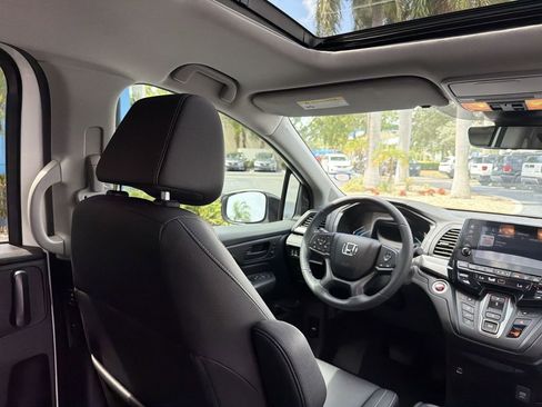 Certified 2024 Honda Odyssey EX-L image 15