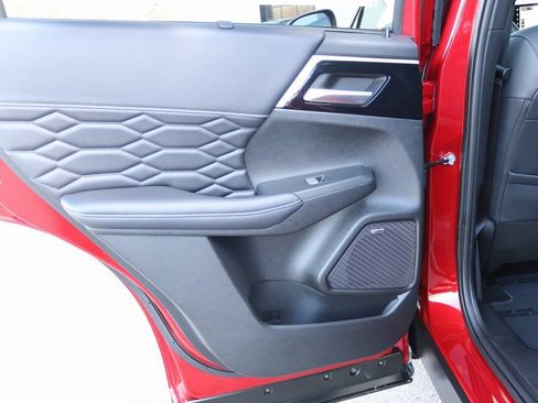 Used 2025 Mitsubishi Outlander SEL image 26