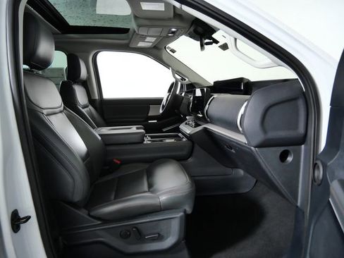 Certified 2025 Ford Expedition Active AWD/4WD image 10