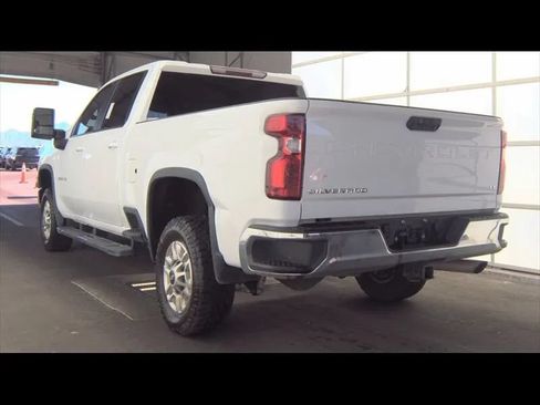 Used 2022 Chevrolet Silverado 2500 LT w/ Convenience Package AWD/4WD image 5