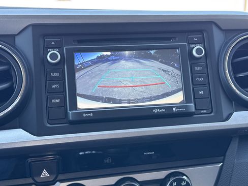 Used 2017 Toyota Tacoma SR5 image 22