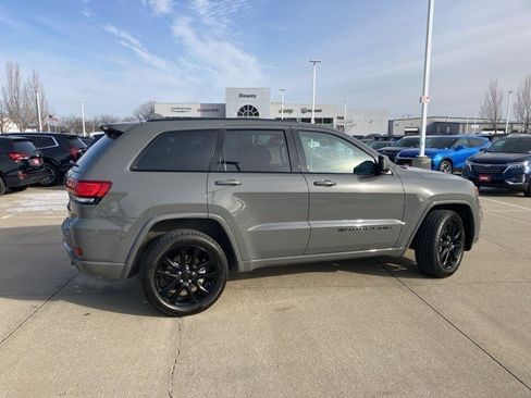 Certified 2022 Jeep Grand Cherokee Laredo X image 5