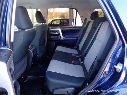 Used 2015 Toyota 4Runner SR5 image 17