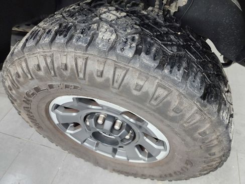 Used 2024 Ford F350 Lariat w/ Lariat Ultimate Package image 3