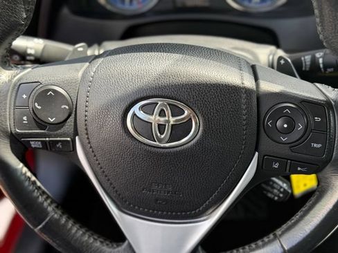 Used 2017 Toyota Corolla SE FWD image 25